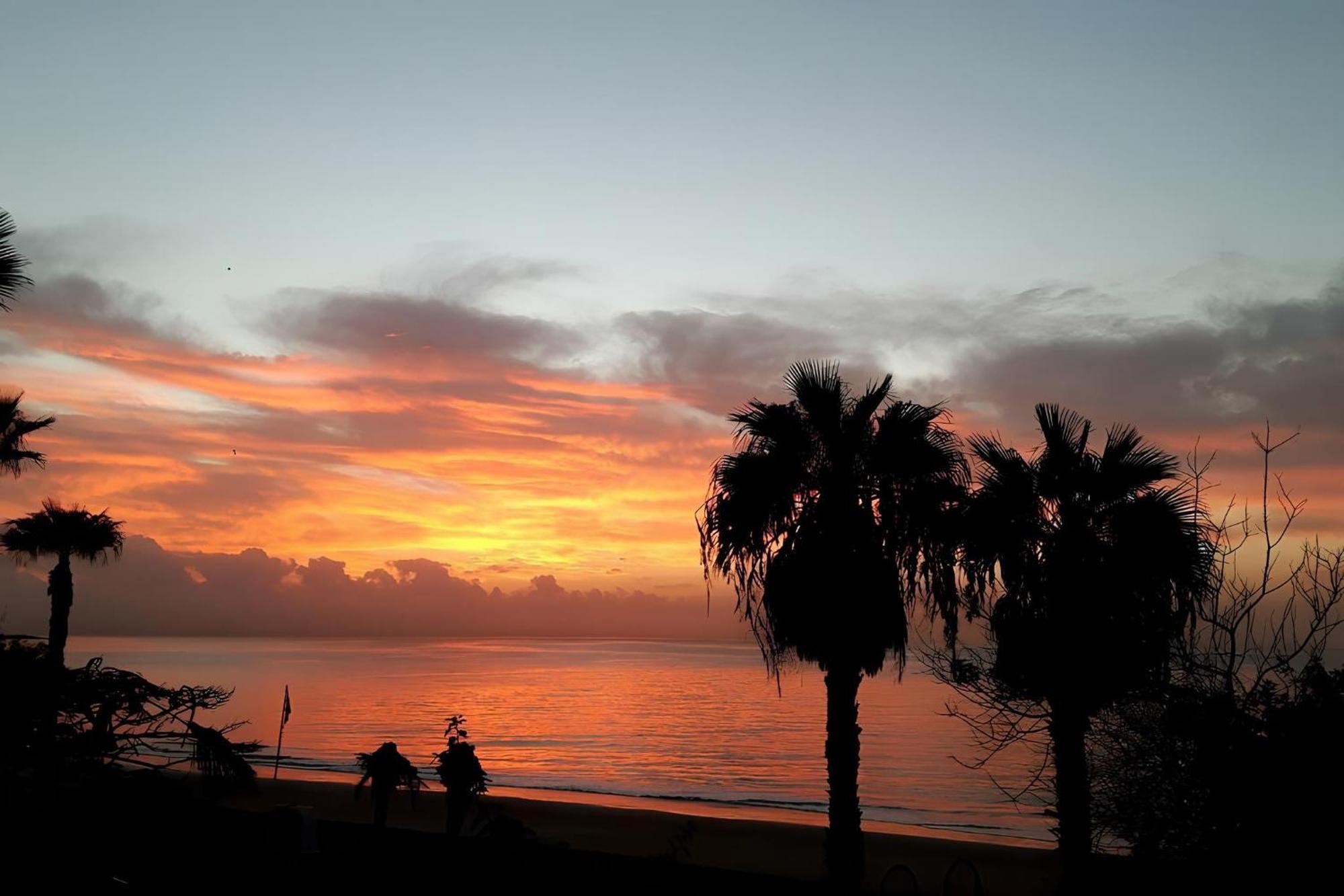 Vistas De Ensueno Al Mar En Playa Del Aguila Villa Екстериор снимка